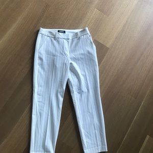 Express Columnist Ankle Mid Rise 6 short - Pinstripe